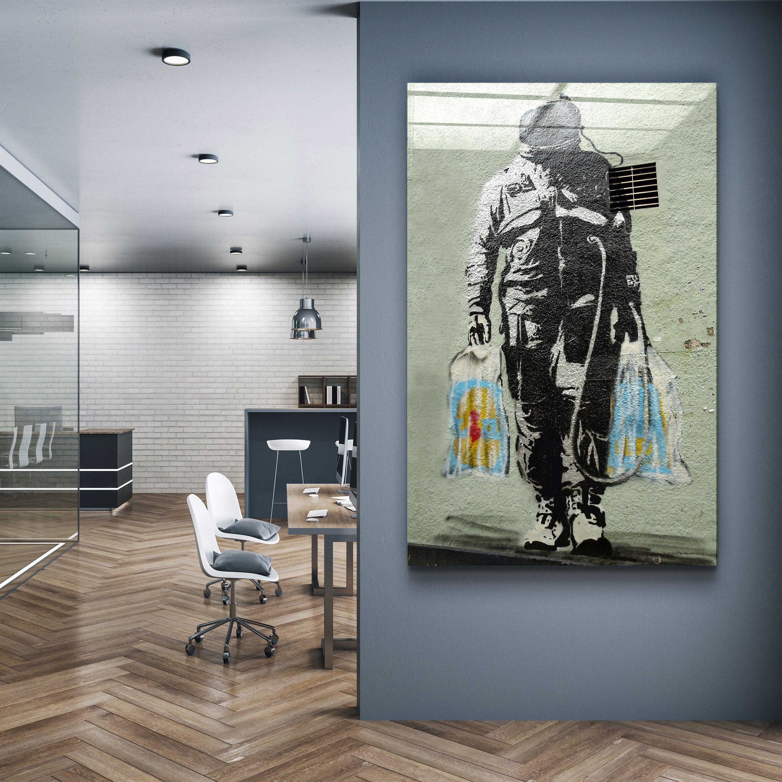 ・"Banksy - Shopper Spaceman"・Glass Wall Art