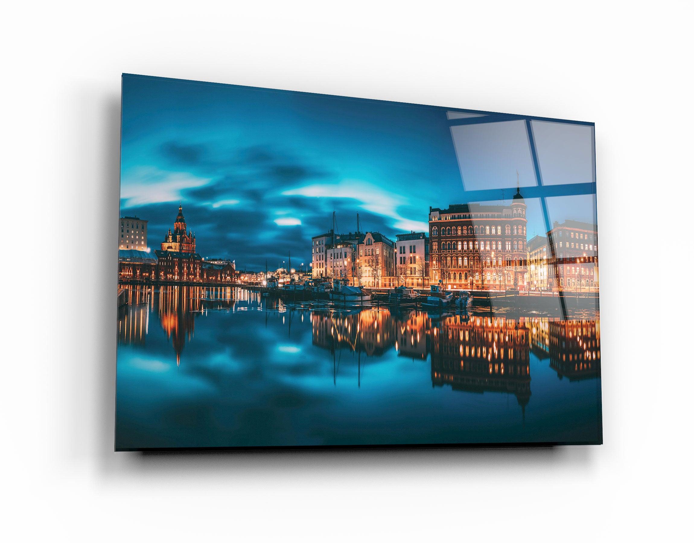 ・"Helsinki, Finland"・Glass Wall Art