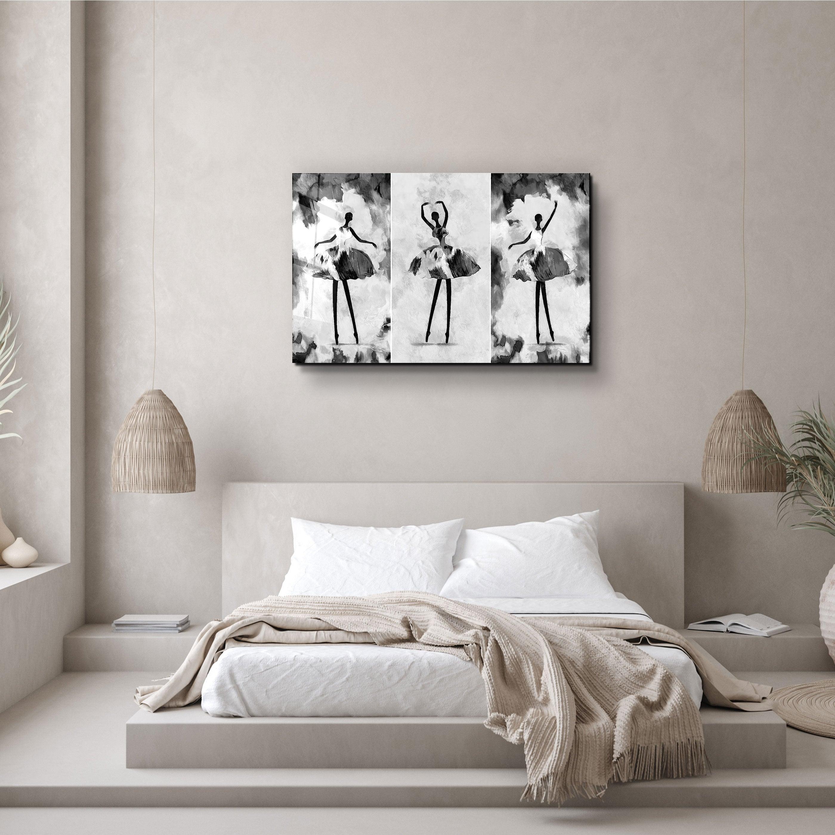 ・"Black and White Ballerina"・Glass Wall Art