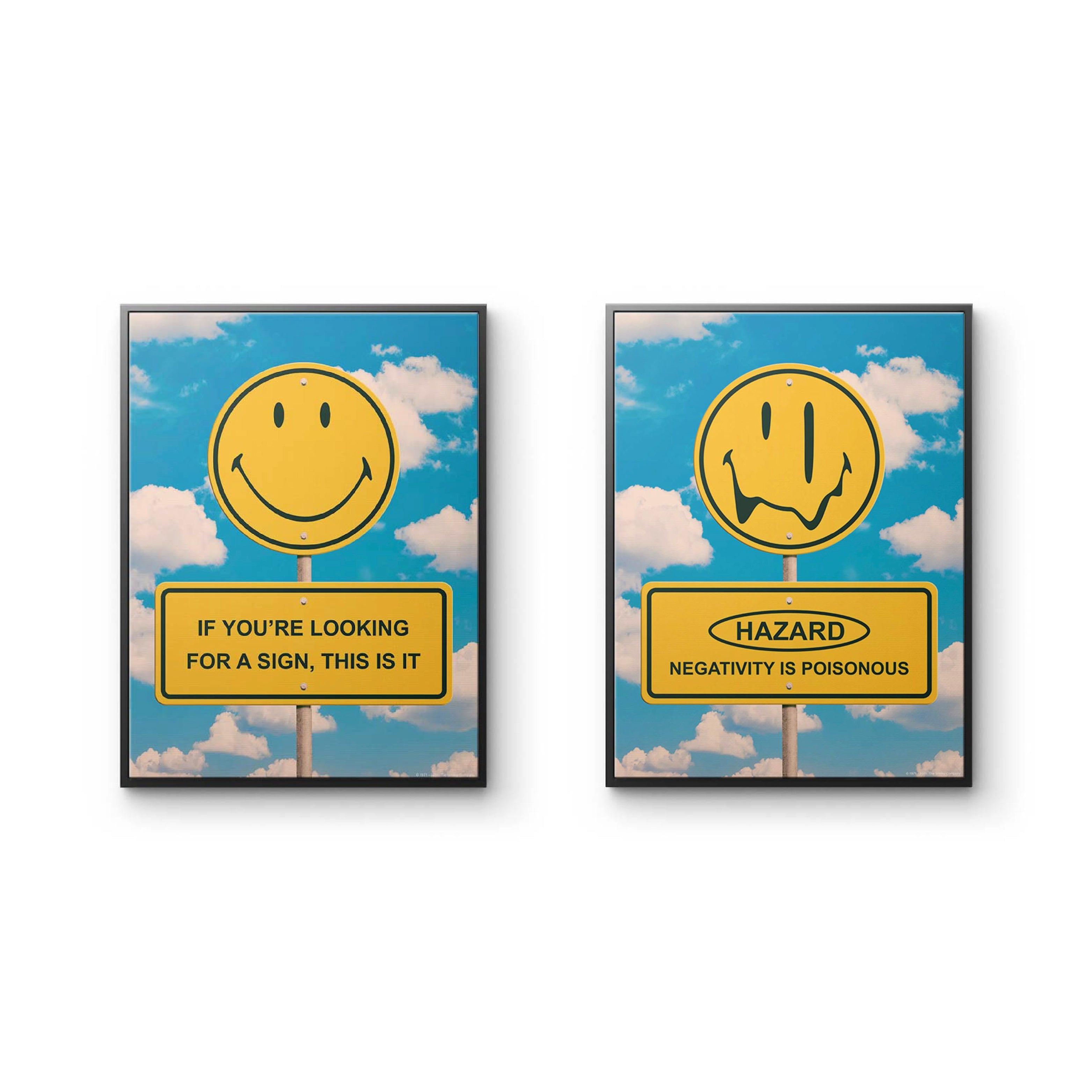 Smiley® Happy Signs Set